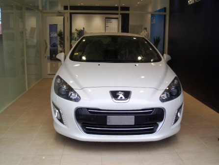 新車入庫。